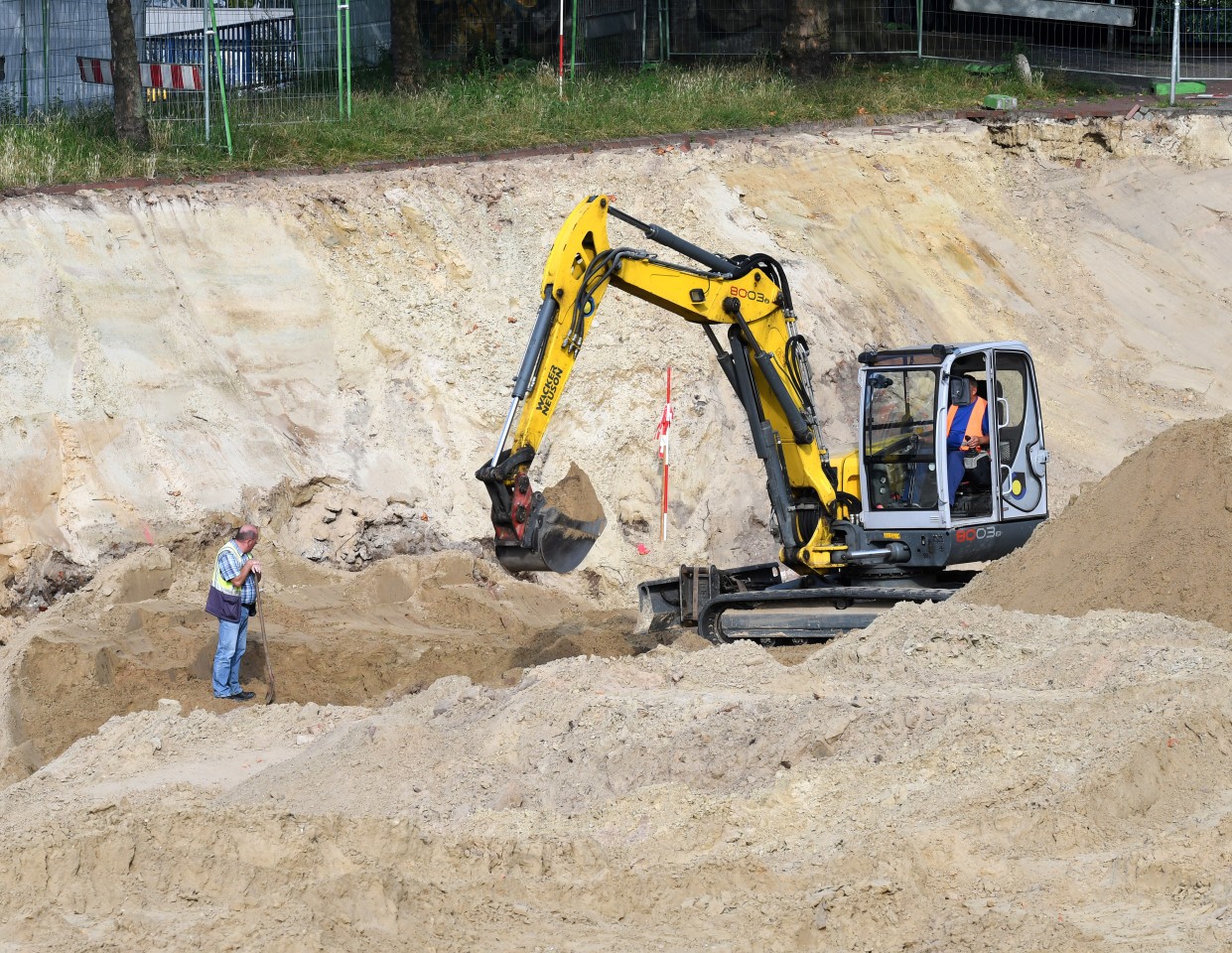 Auf einer Baustelle in Bremen könnte eine Bombe gefunden worden sein (Symbolfoto). 