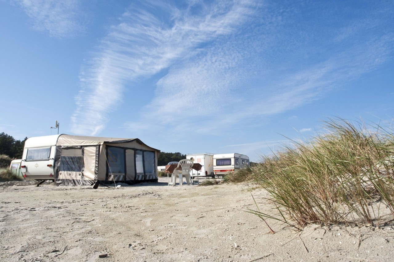 Wie sich Dauercamper an der Ostsee verhalten haben, löst bei vielen Unverständnis aus. (Symbolbild)