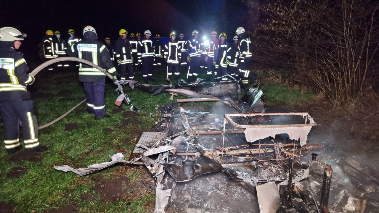 Camping: 25 Feuerwehrkräfte waren im Einsatz. 