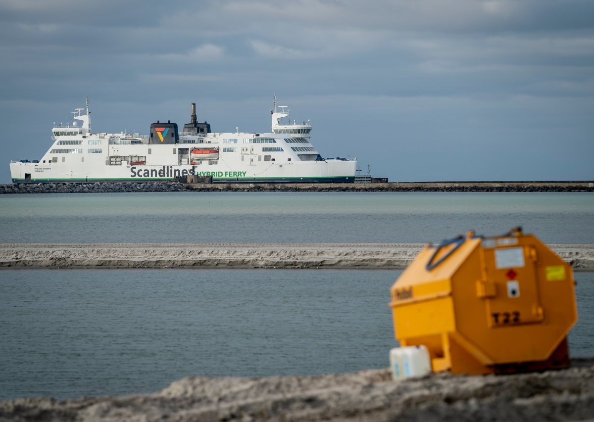 Fehmarn Fehmarnbelttunnel Baustelle Arbeitshafen Projekt Protest Puttgarden