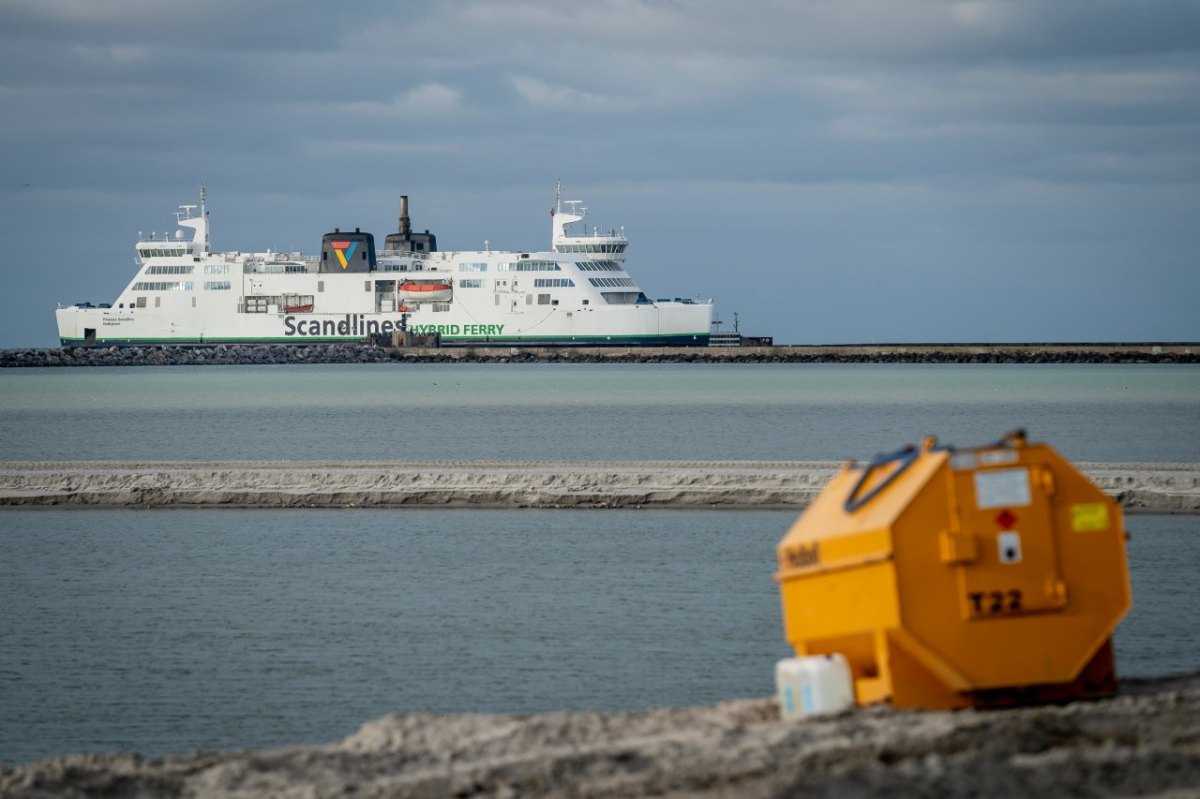 Fehmarn Fehmarnbelttunnel Baustelle Arbeitshafen Projekt Protest Puttgarden