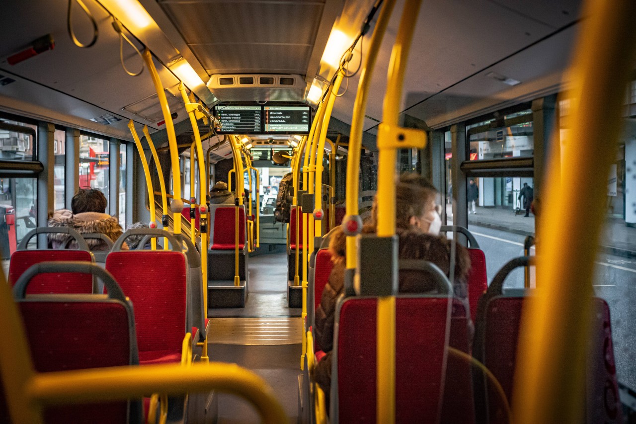 Die Busfahrten im HVV in Hamburg werden die Frauen wohl leider nicht mehr vergessen (Symbolbild).