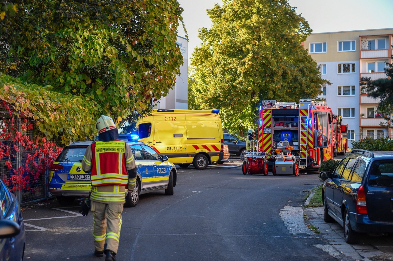 Polizei und Feuerwehr waren Mittwochabend im Einsatz (Symbolbild).