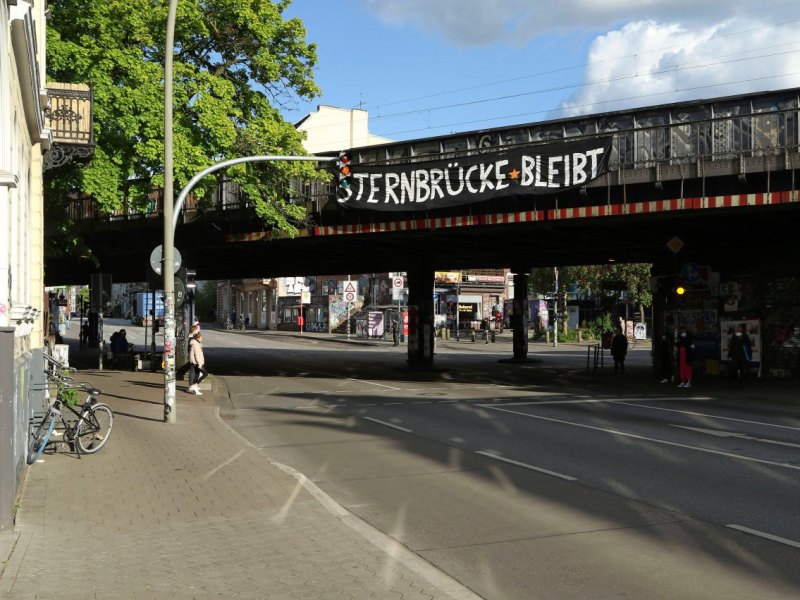 Hamburg Sternbrücke Protest Radfahrer.jpg