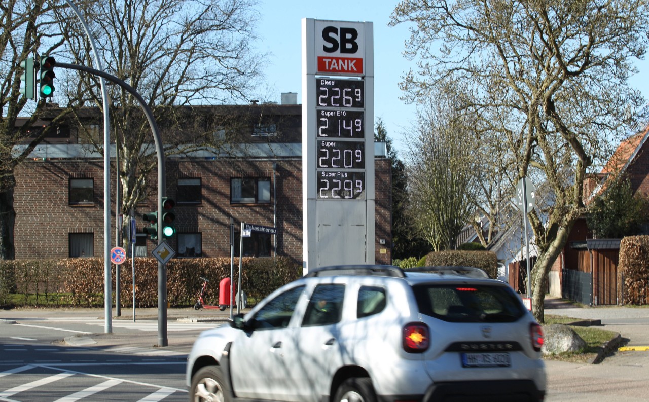 In Hamburg explodieren die Spritpreise. 