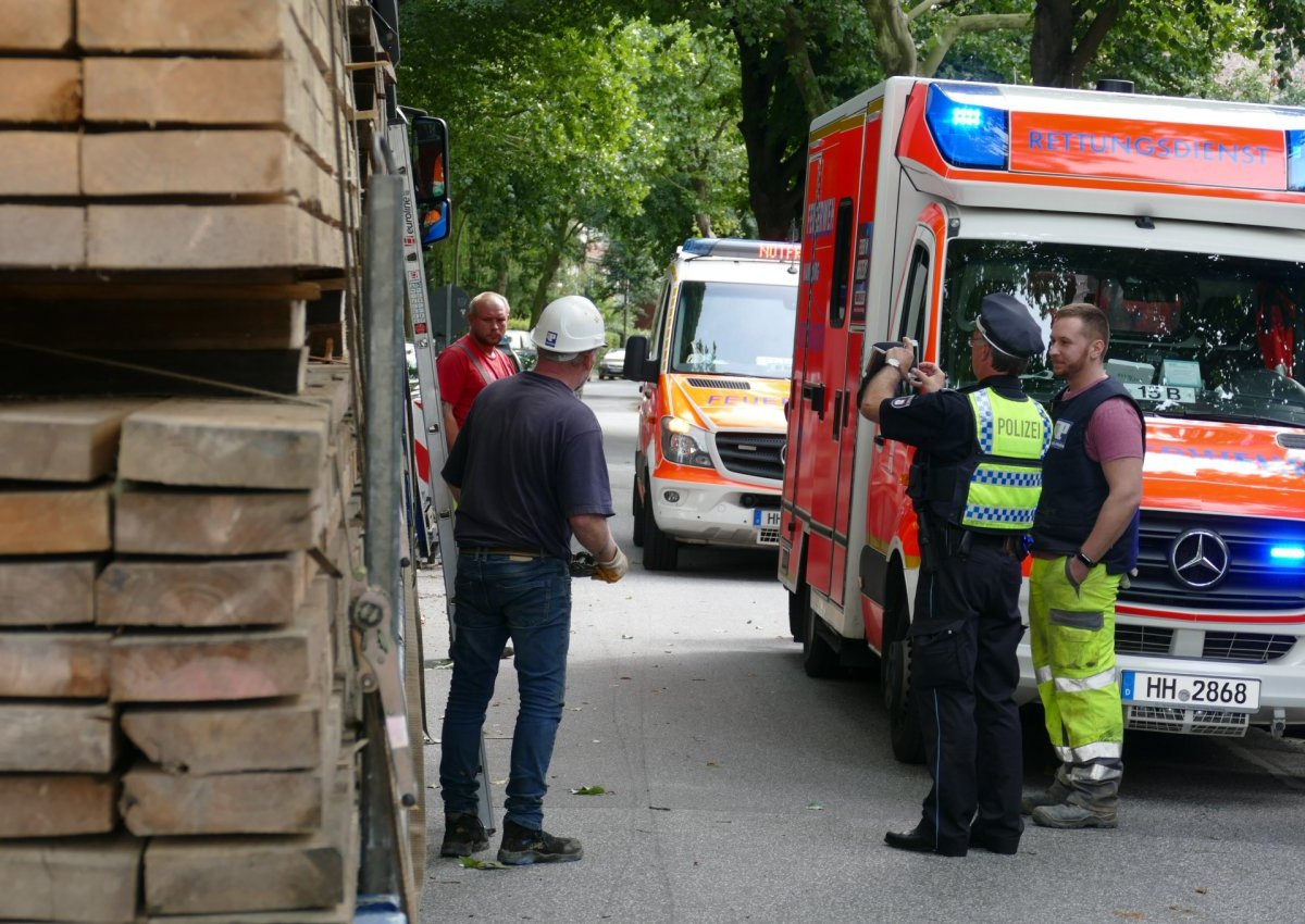 Hamburg Unfall Fahrrad Polizei.jpg