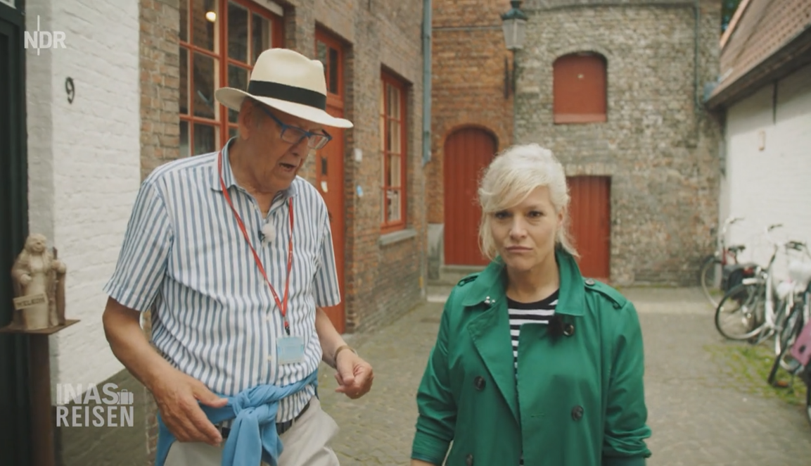 Ina Müller und Stadtführer Daniel erkunden Brügge. 