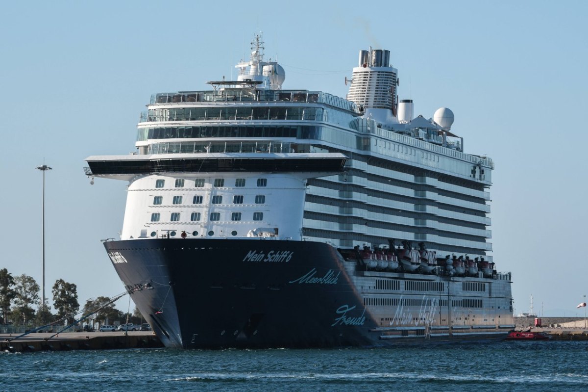 Mein Schiff Crew Flotte Angestellten.jpg