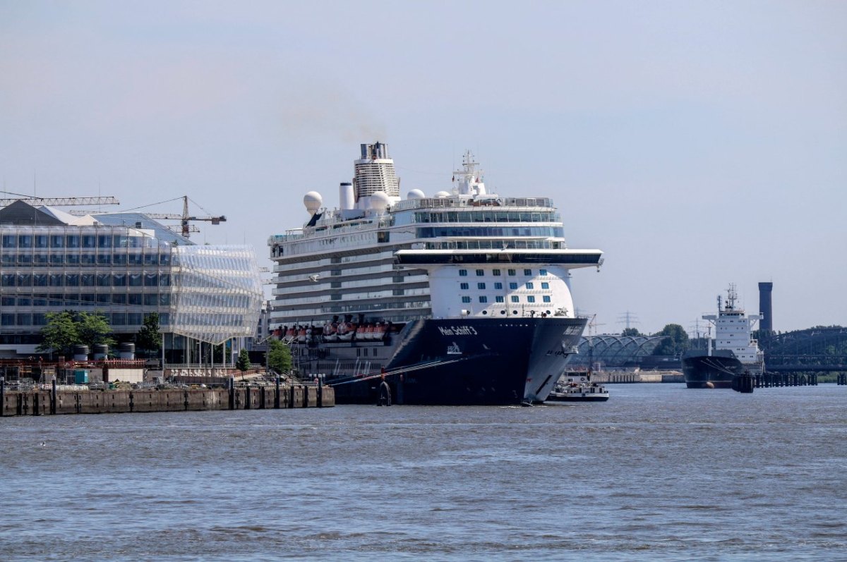 Mein Schiff Hamburg Urlaub Kreuzfahrt.jpg