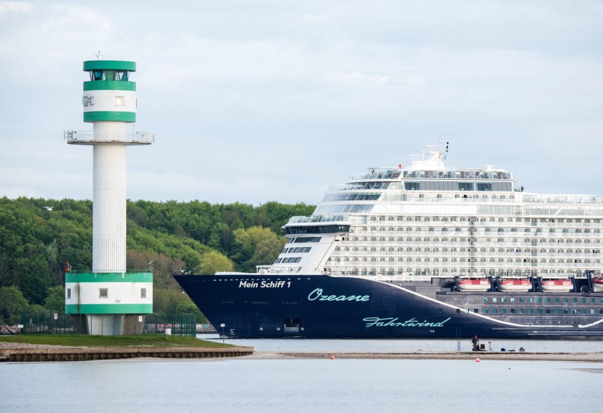 Mein Schiff Kreuzfahrt Terminal Corona-Test Antigen-Test Impfung Reise Facebook