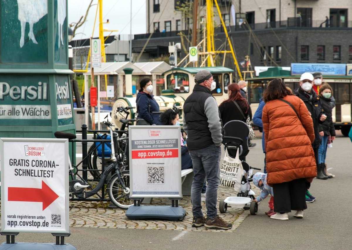 Nordsee Büsum Innenstadt Corona Maske Facebook Maßnahmen Diskussion