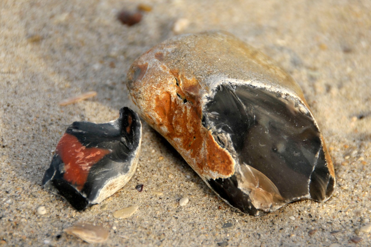 Feuersteine von der Nordsee-Insel Helgoland.