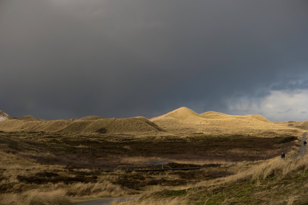 Wanderungen bei Sturm, Flut und Dunkelheit sind gefährlich. 