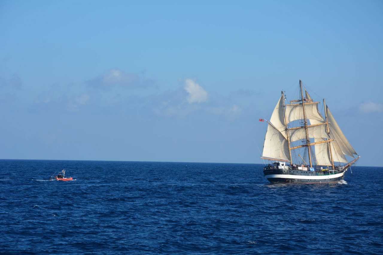 Das Schulschiff „Pelican of London“ startete vor einem halben Jahr von Emden an der Nordsee. 