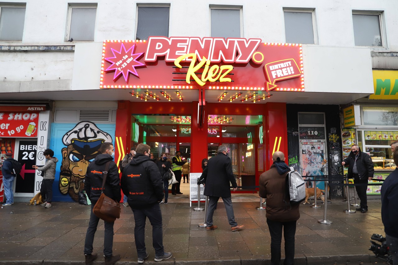 Vor dem Penny-Markt auf der Reeperbahn in Hamburg haben sich irre Szenen abgespielt (Symbolbild). 