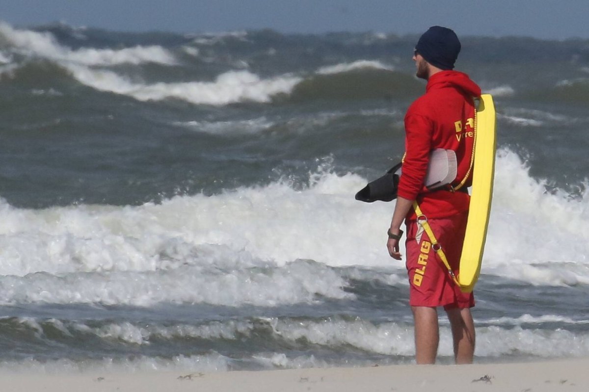 Schleswig-Holstein Rettungsschwimmer Nordsee Ostsee Badetote DLRG