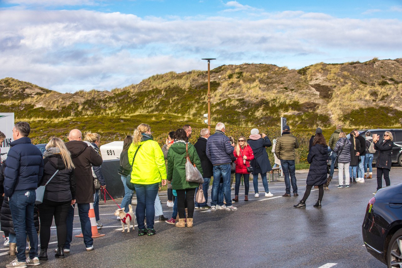 Viele Menschen auf Sylt. Und klar, alle wollen morgens etwas essen (Symbolbild)