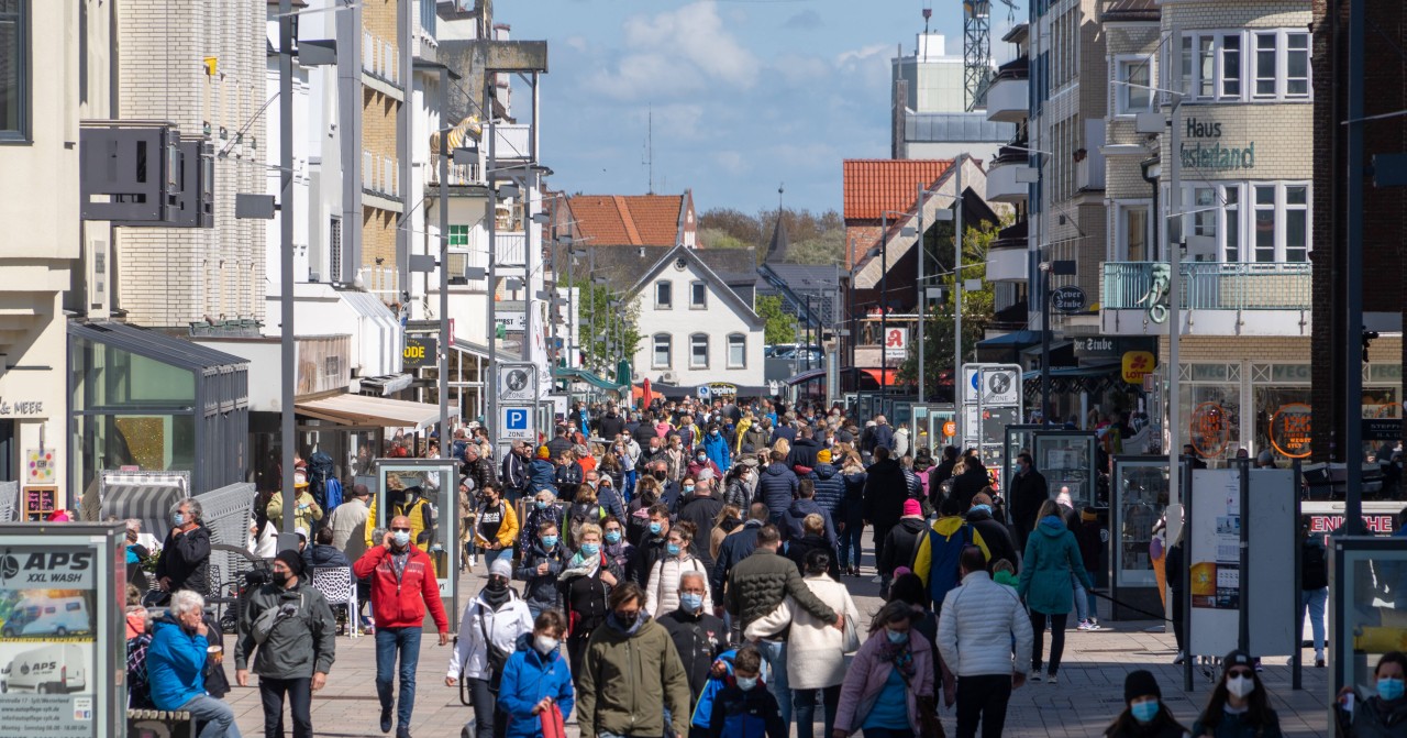 Sylt: In der Fußgängerzone von Westerland herrscht aktuell Maskenpflicht. 