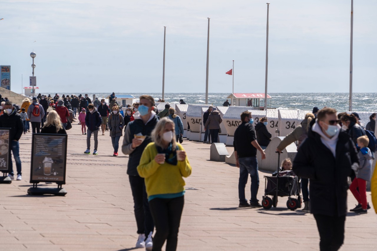 Sylt: Auf den Promenaden gilt Maskenpflicht. 