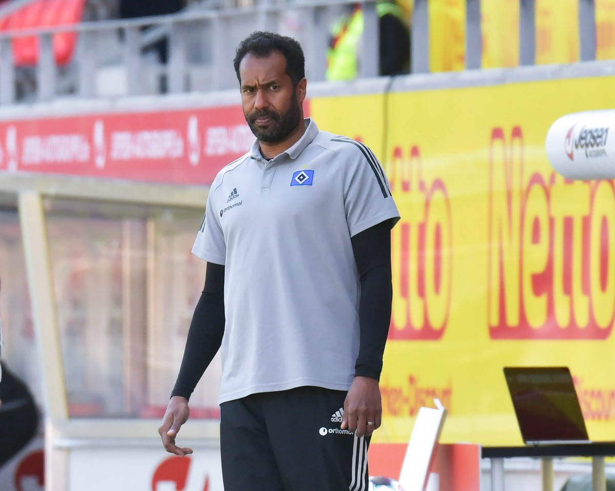 Daniel Thioune ist nicht mehr beim Hamburger SV tätig. Schon kursieren wilde Gerüchte um seine Zukunft.