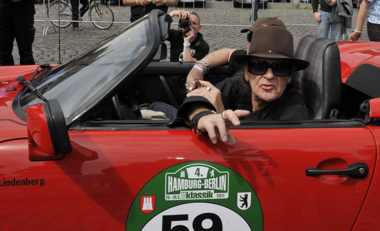 Udo Lindenberg bei einer Oldtimer Rallye in Hamburg