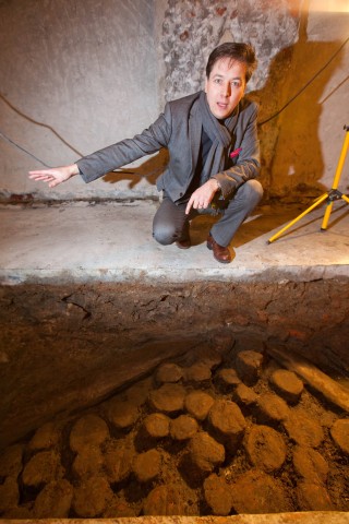 Der Chef des archäologischen Museums Hamburg, Professor Rainer-Maria Weiss