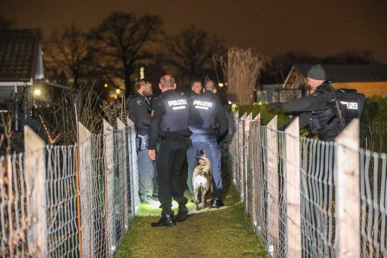 Spezialkräfte durchsuchten einen Kleingartenverein