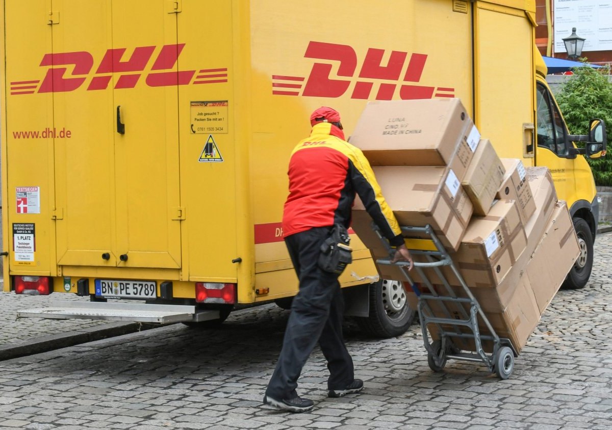 DHL Bote Norderstedt Pakete.jpg