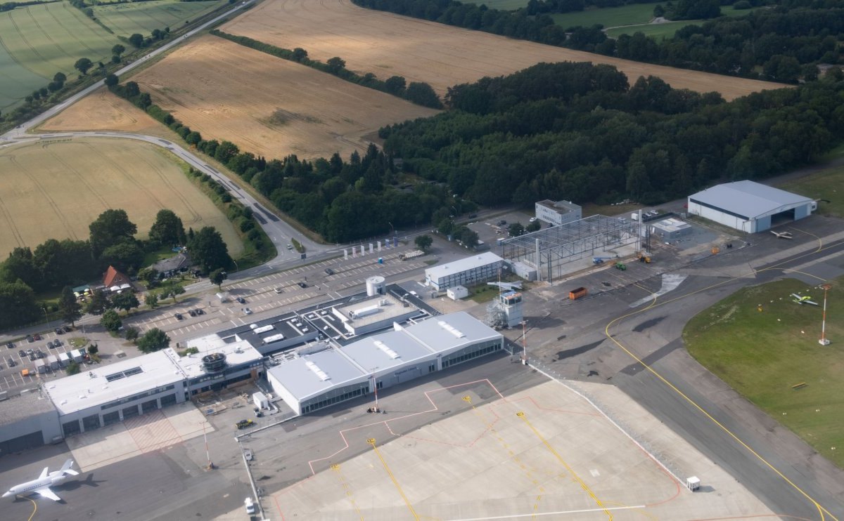 Hamburg Flughafen LÃ¼beck Airport.jpg