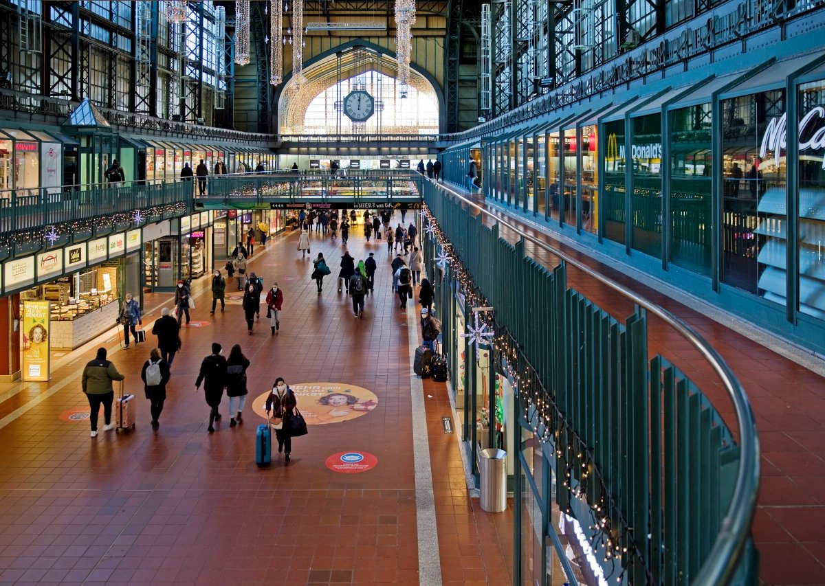 Hamburg Hauptbahnhof.jpg