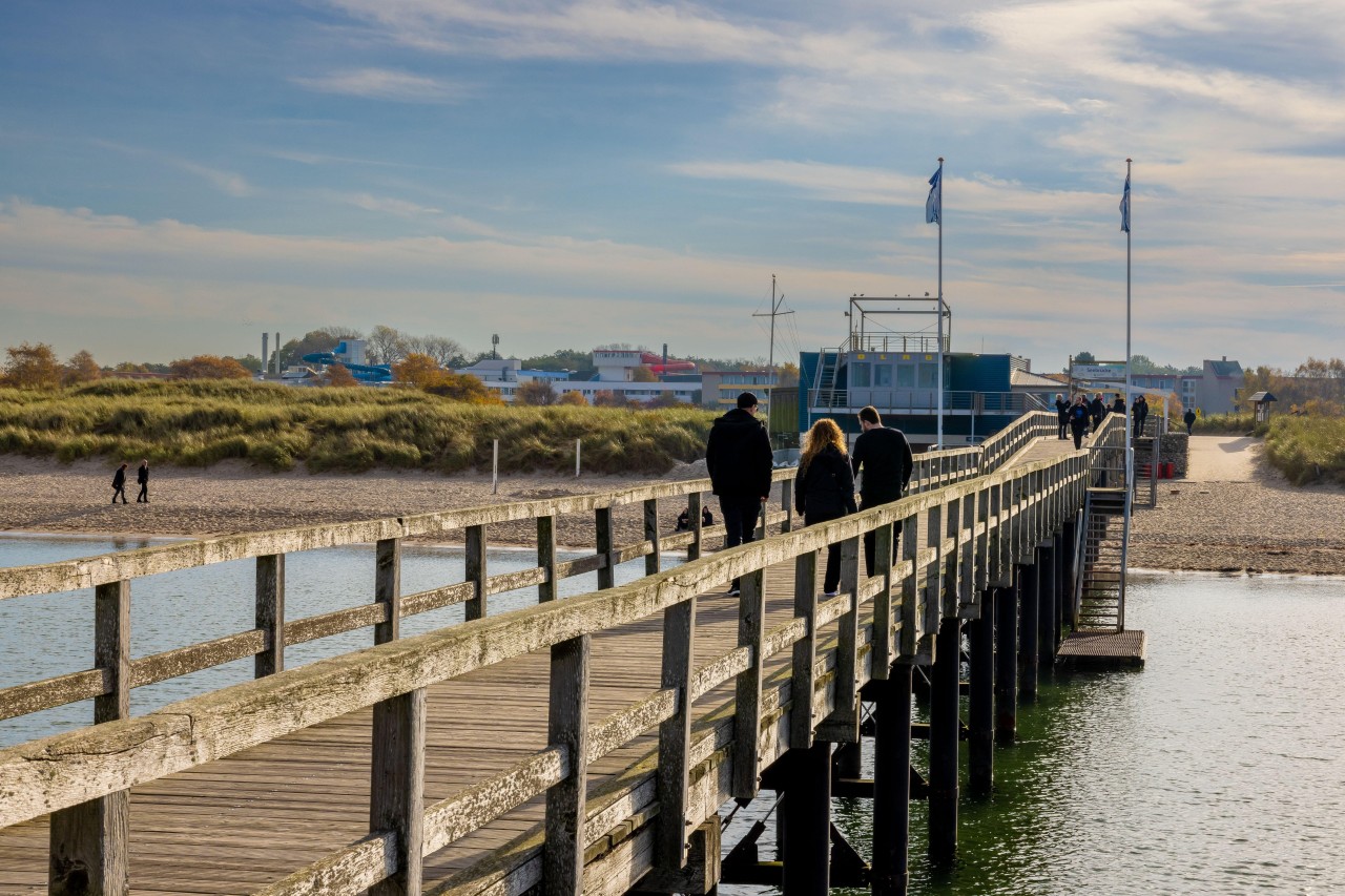 Die Seebrücke am Weissenhäuser Strand an der Ostsee.