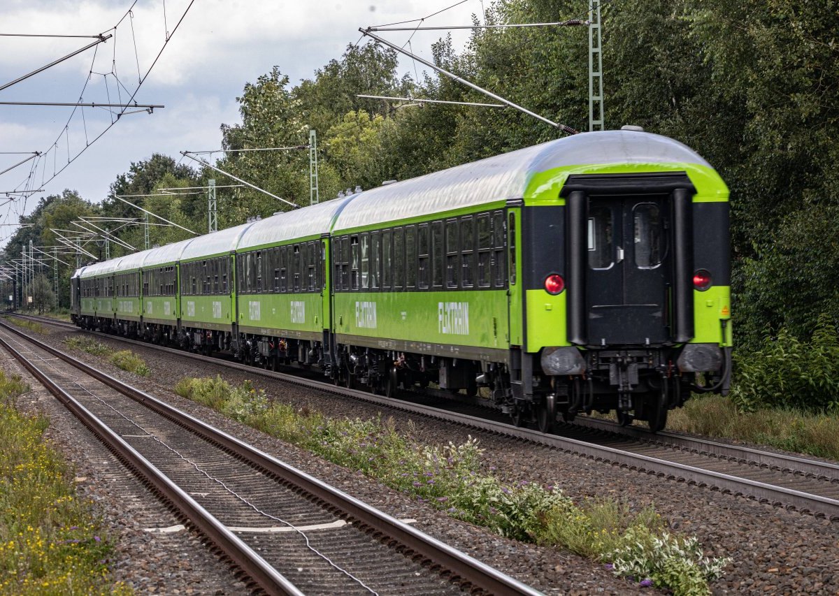 Hamburg Flixtrain Deutsche Bahn.jpg