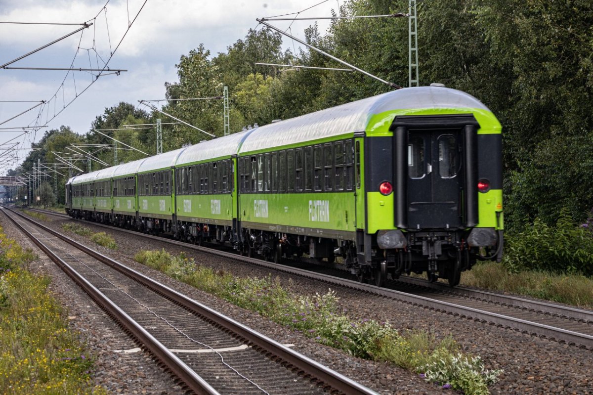 Hamburg Flixtrain Deutsche Bahn.jpg