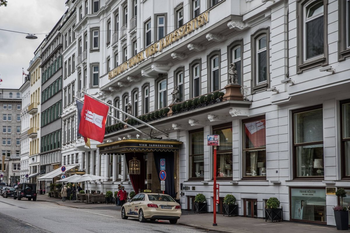 Hamburg Hotel Vier Jahreszeiten.jpg