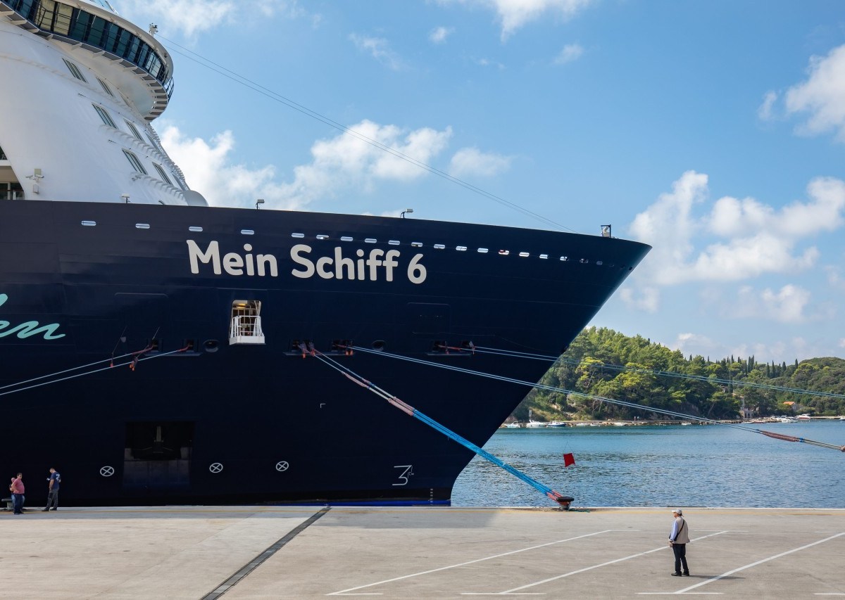 Wird mit zahlreichen Neuerungen wieder zu Wasser gelassen: Die „Mein Schiff 6“. (Archivbild)