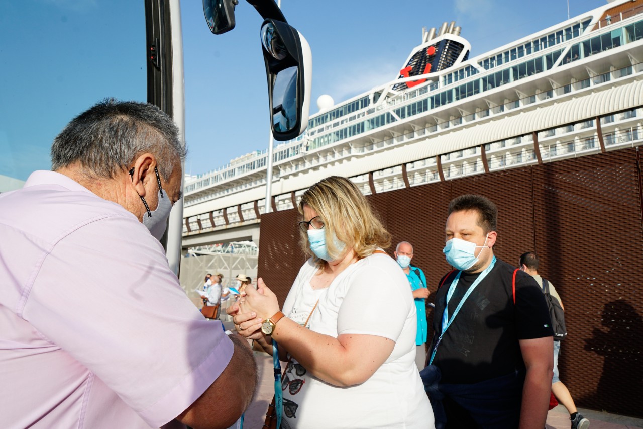 „Mein Schiff“: Tui empfiehlt weiterhin Masken zu tragen.