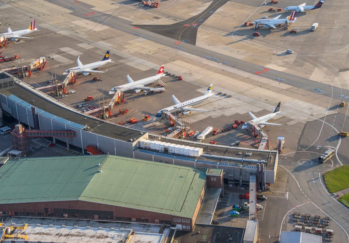 Flughafen Hamburg Airport.jpg