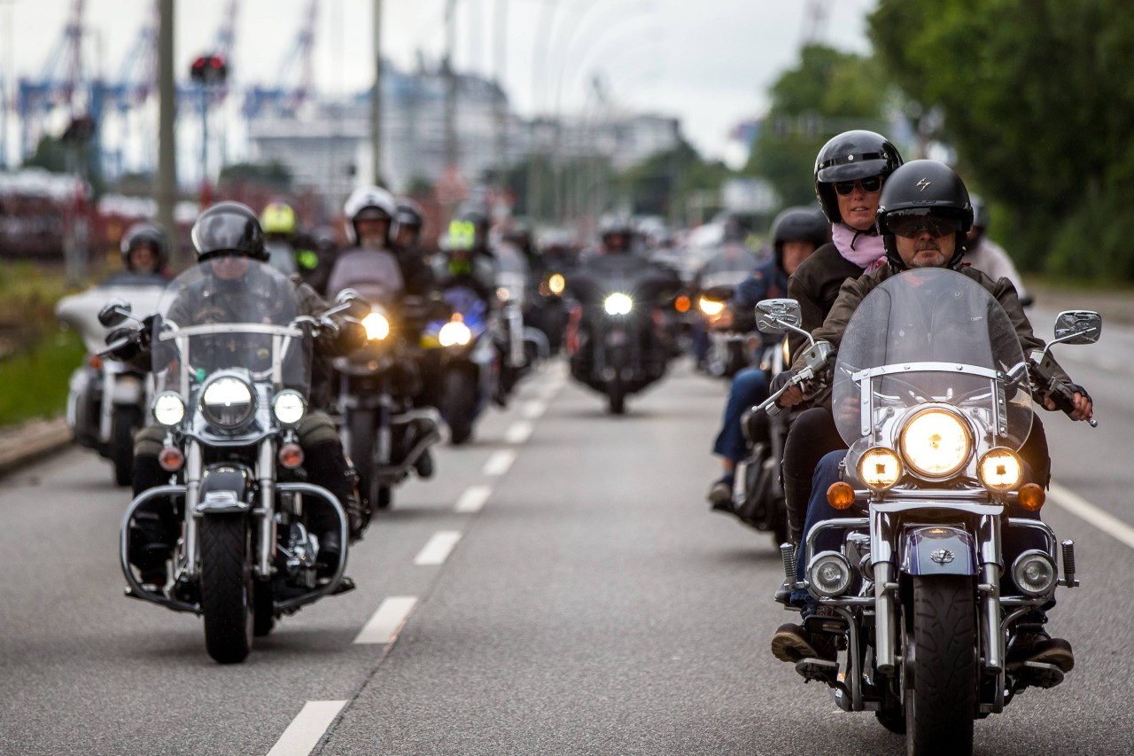 Biker im Hafen von Hamburg bei den Harley Days.