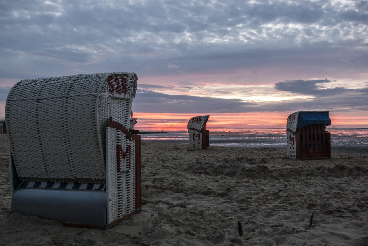 Die Fähre Schaprode hat im Hafen von Vitte auf der Ostseeinsel Hiddensee festgemacht.