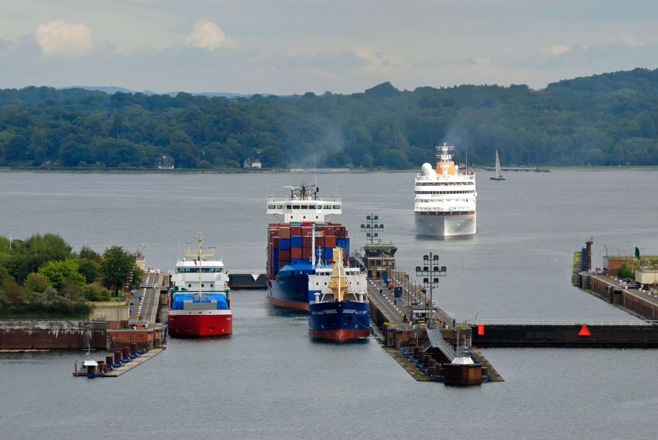 Kiel: Schiffsverkehr auf dem Nord-Ostsee-Kanal.