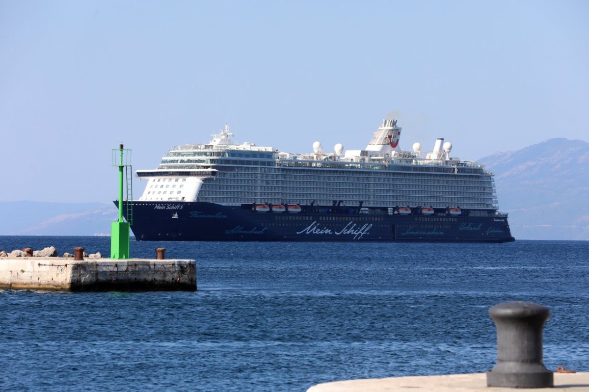 Mein Schiff.jpg