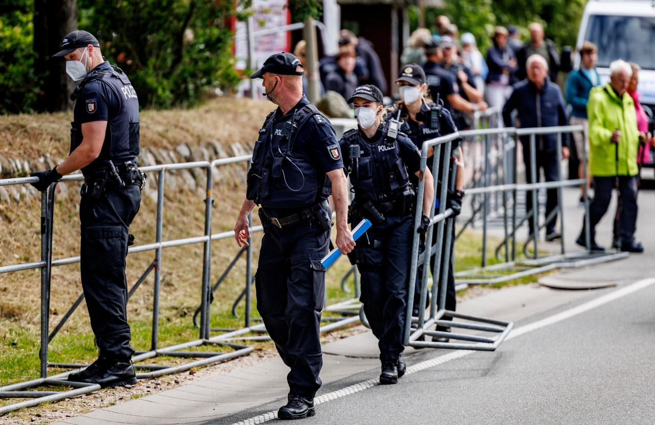 Polizei ist wegen der Hochzeit von Christian Lindner auf Sylt reichlich im Einsatz.