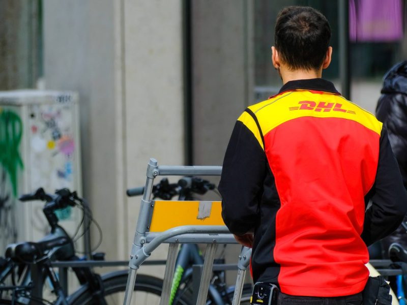 DHL