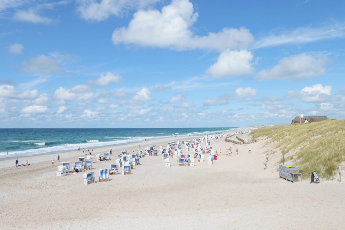 Der Nordseestrand vor Kampen auf der Insel Sylt.