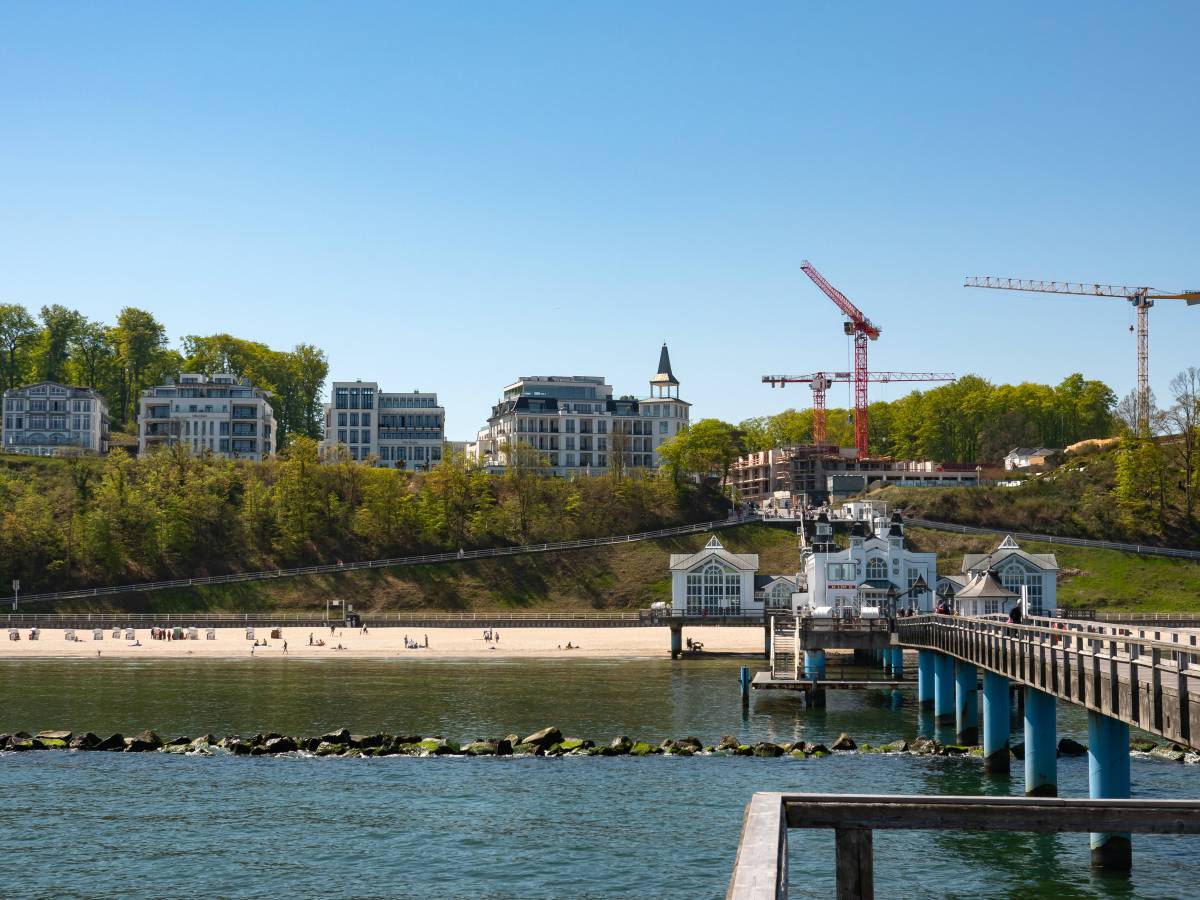 Sellin auf der Ostsee-Insel Rügen ist eine einzige Baustelle.