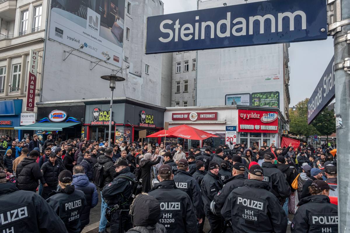 Pro-Palästina Demonstration in Hamburg mit Folgen für die Veranstalter.