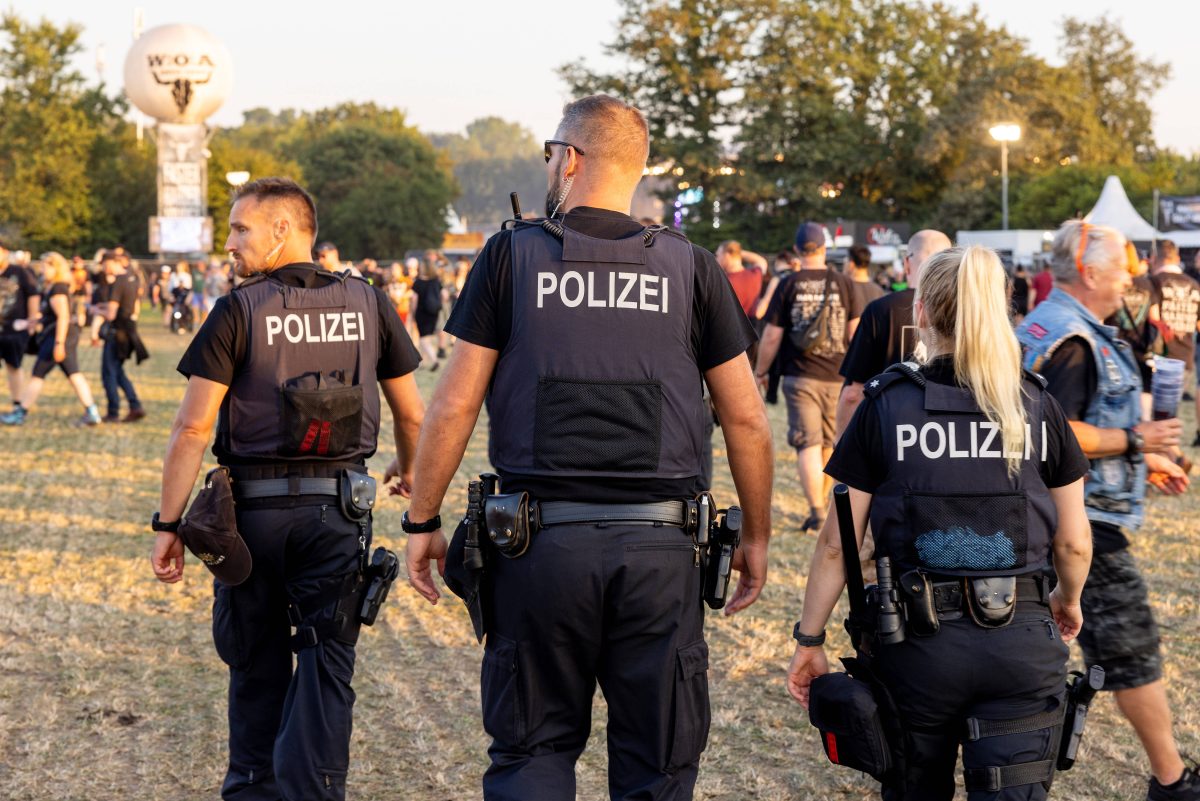 Auch auf dem Wacken scheint es Vollidioten zu geben. Die Polizei jedenfalls ermittelt gegen zwei Besucher.