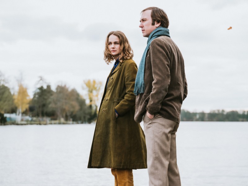 Luise Heyer und Lars Eidinger im Film 