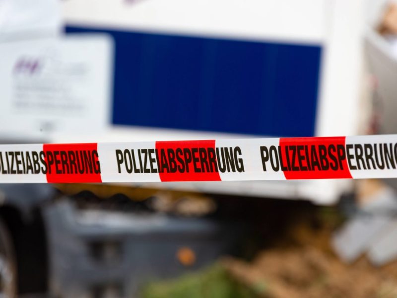 Eine Polizeiabsperrung, Symbolbild