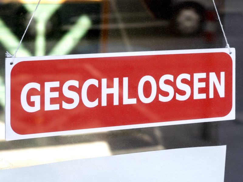 Ein Ladenschild, Symbolbild